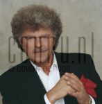 31-08-1995 Robert Long at studio in Amsterdam, August 31, 1995.

[keywords]Posed, Headshot, Eyecontact, Smiling[/keywords]